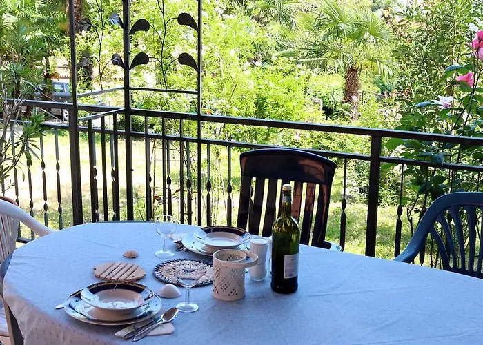Garden شقة *